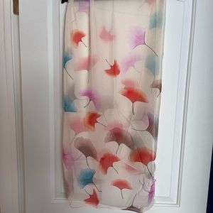 New fashion scarf in pastel motif